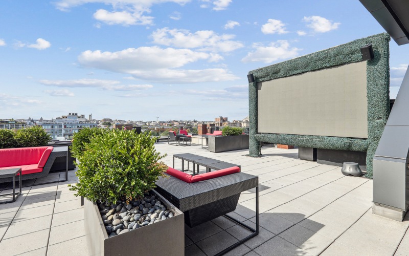 Rooftop Lounge
